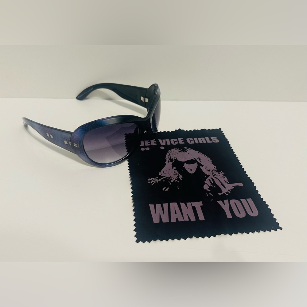 Jee Vice, Passionate, Sunglasses, oversized. Blue